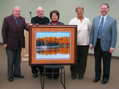 Col. Hanson donates local photographs to South Stormont