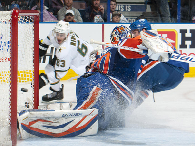 Stars move back into first with their win against the Oilers