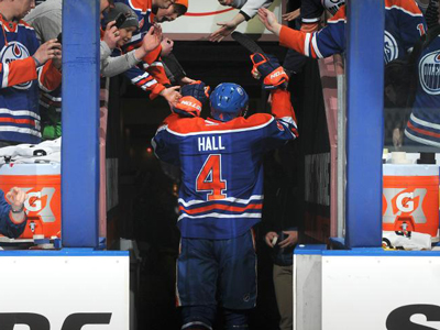 Hall nets hat-trick, as Oilers erupt for eight against Avs