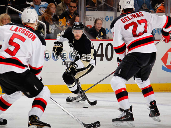 Fleury, Penguins shut out shorthanded Devils