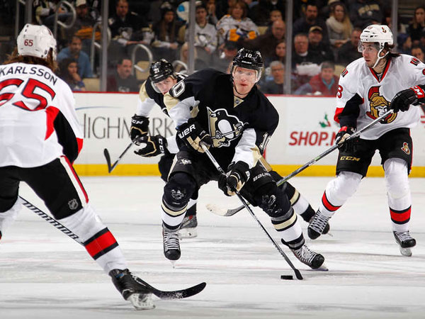 Ehrhoff helps Penguins rally past Senators