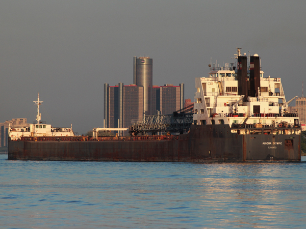 SNAPSHOT - Two Ships Passing In The Day