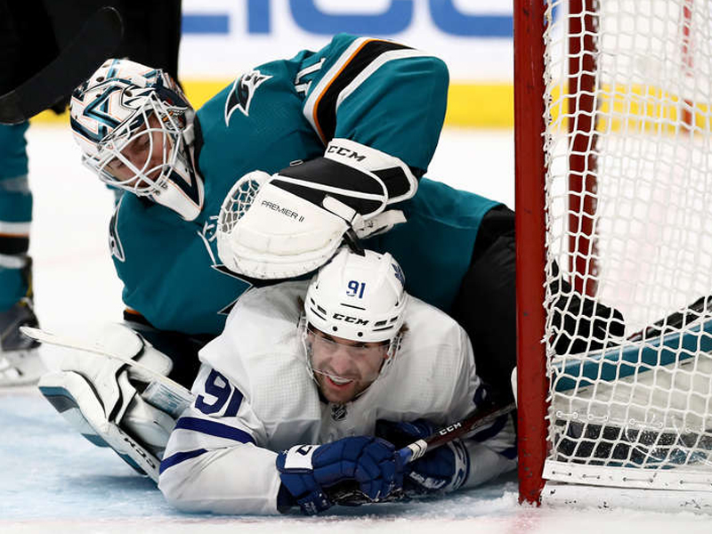 SHORT SHIFT - Leafs fall to Sharks after giving up three in third