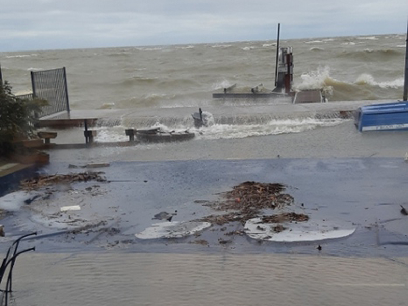 Lakeshore making sandbags available to residents due to flood