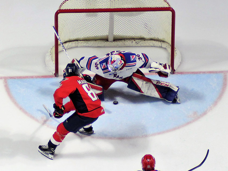 Spitfires 7-5 win over Kitchener, leads to first place in the Western Conference