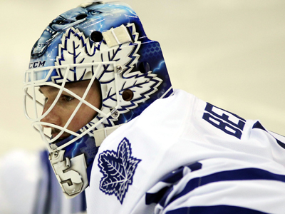 Leafs acquire Bernier from Kings