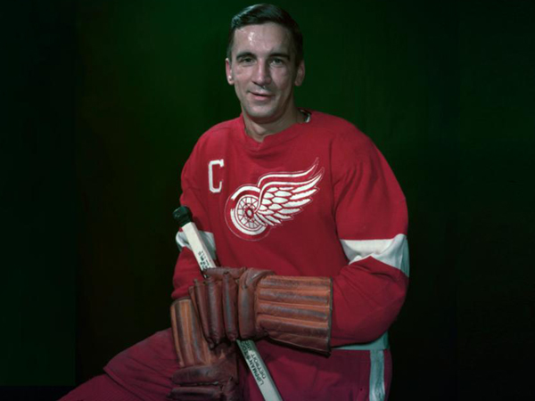 Lindsay, Red Wings icon, dies at 93